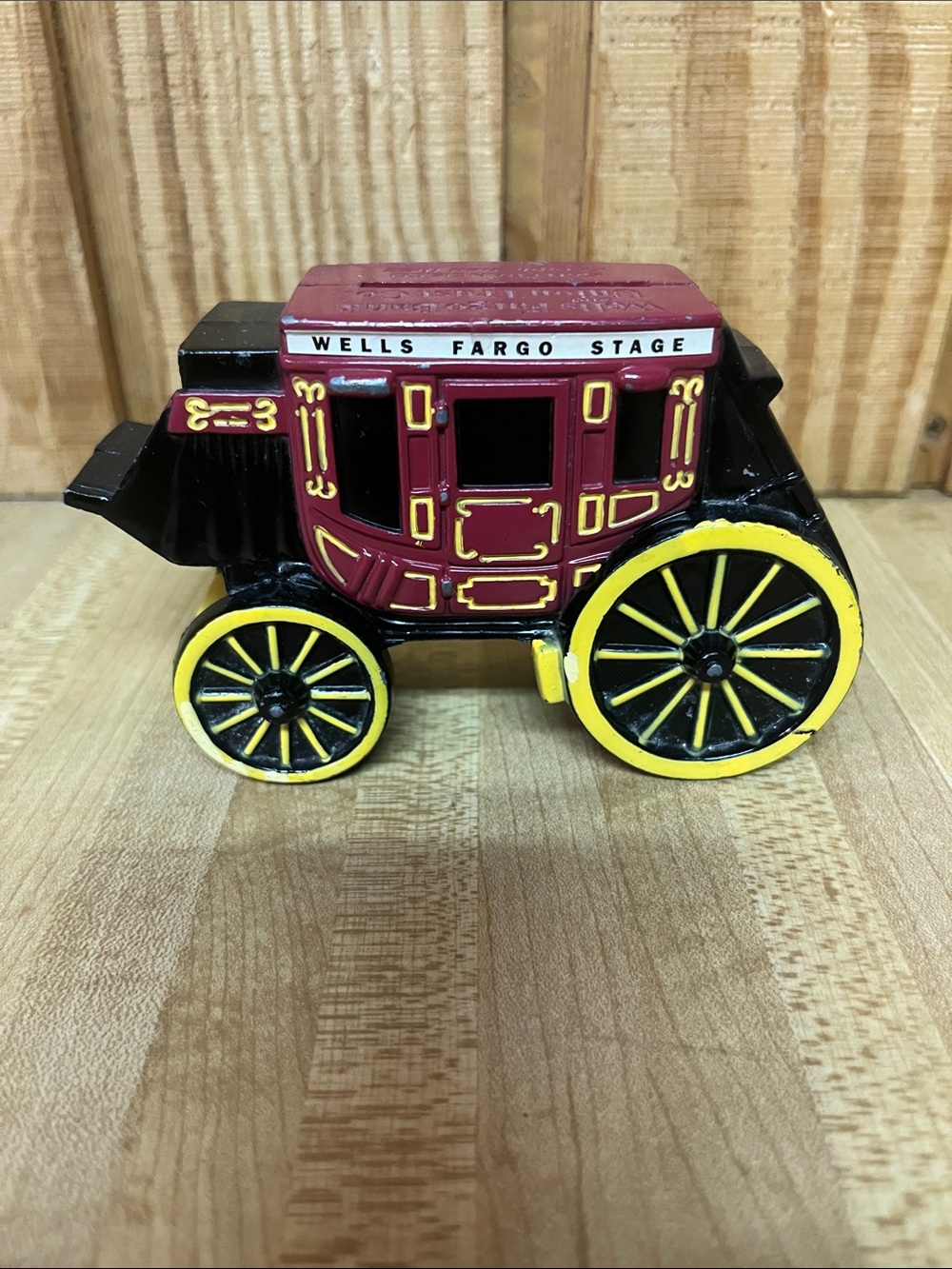 Vintage Wells Fargo Stagecoach cast iron coin bank collectible ( no key)